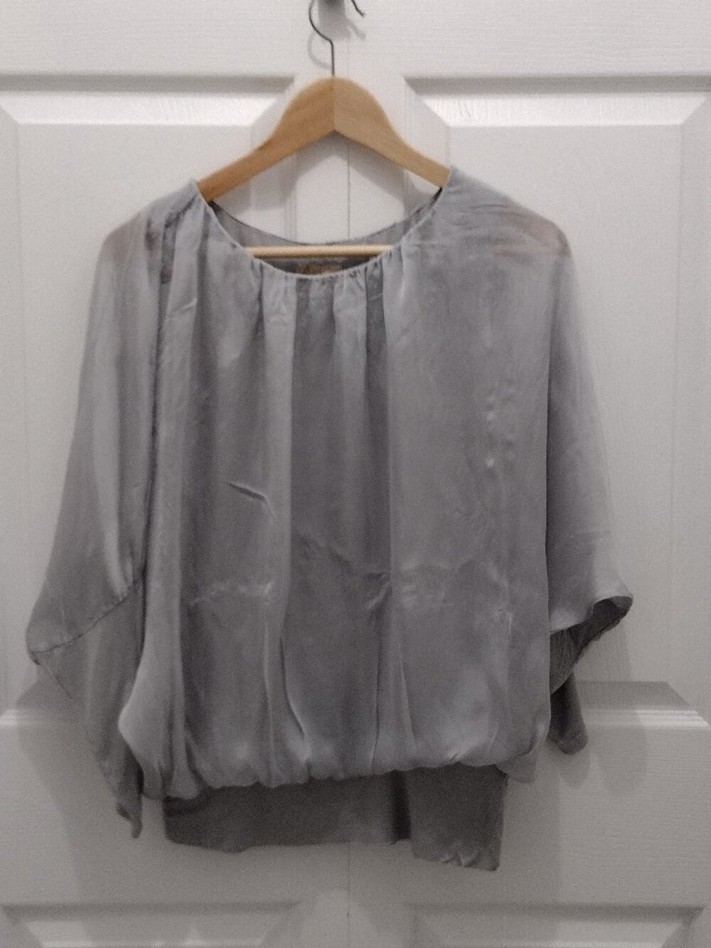 GIUSY Italy Gray Silk Blend Long Sleeve Bubble Hem Top Women’s Small Made in Ita